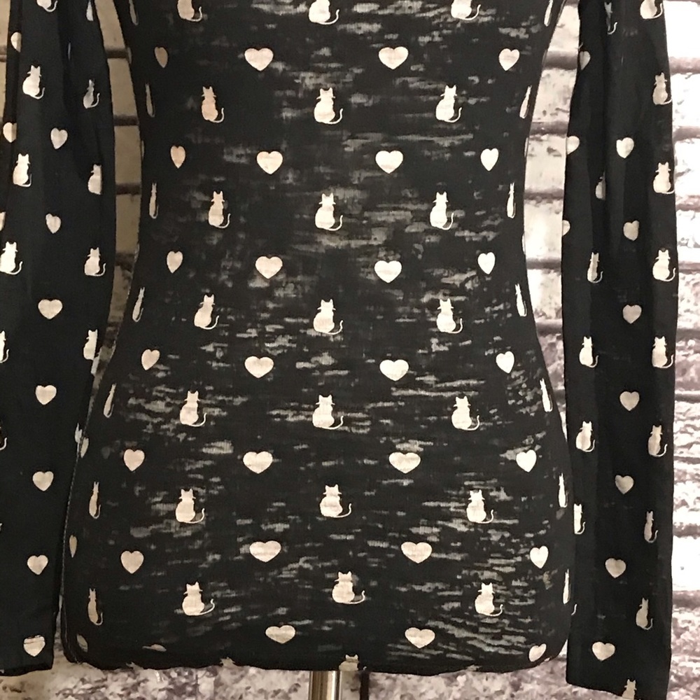 Aeropostale Cat & Hearts Shirt - Picture 3 of 6